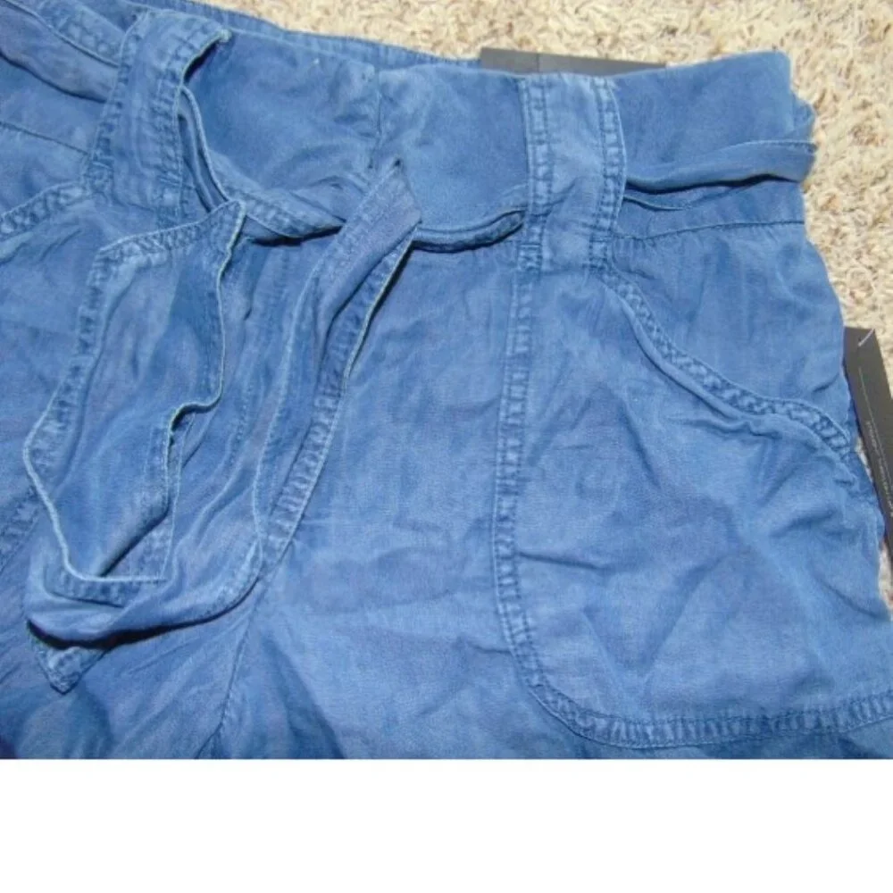 Apt 9 Chambray Shorts Womens 10 Blue Lightweight Casual Belted Midrise